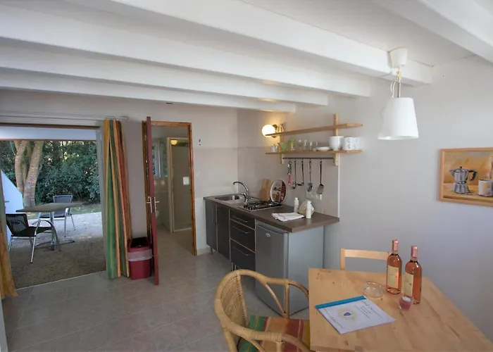 Fkk-feriendorf Village Naturiste Club Corsicana Station touristique *